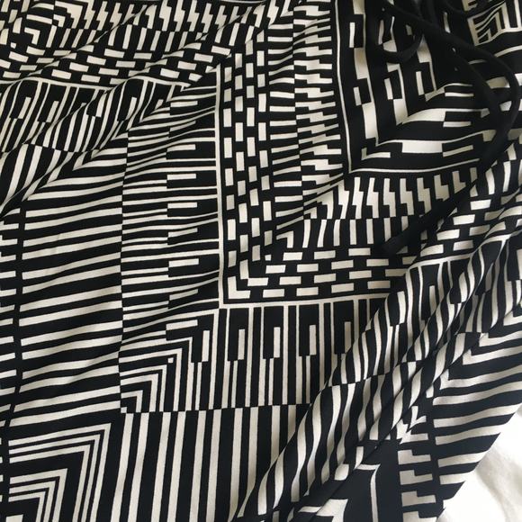 Calvin Klein PLUS 14 black and white JUMPSUIT tank top flowing bottom - Picture 6 of 14